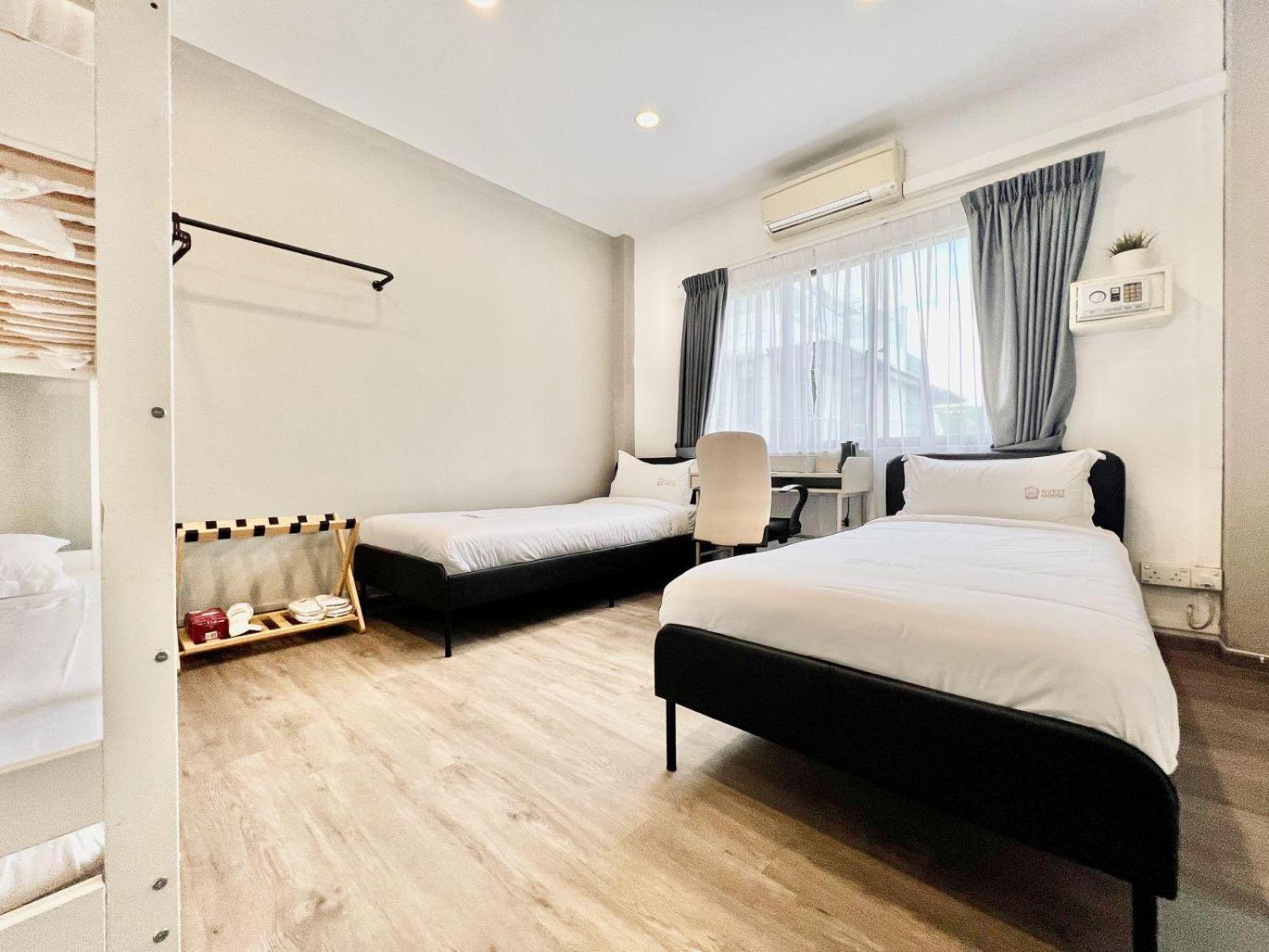 Triple Room Common Bathroom